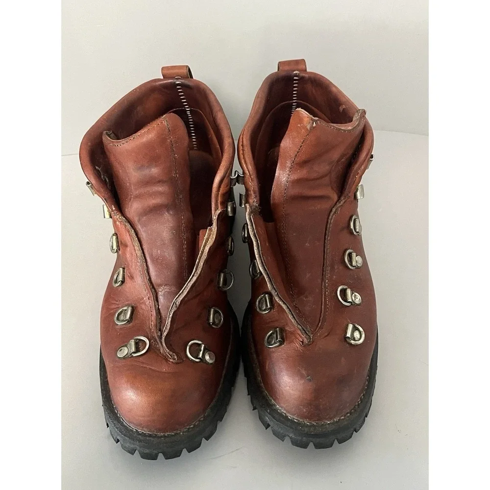 Vtg Danner Mountain light Hiking Boots Men's Size 8 B Leather Vibram - Nice!